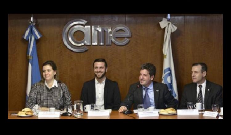 María Cornide (Responsabilidad Social - CAME), Prem Zalzman (Director de Nuevas Tecnologías para el Desarrollo Sustentable del Ministerio de Ambiente de la Nación), Mauro Gonzalez (Relaciones Institucionales – CAME), y Pedro Cascales (Industria – CAME) 